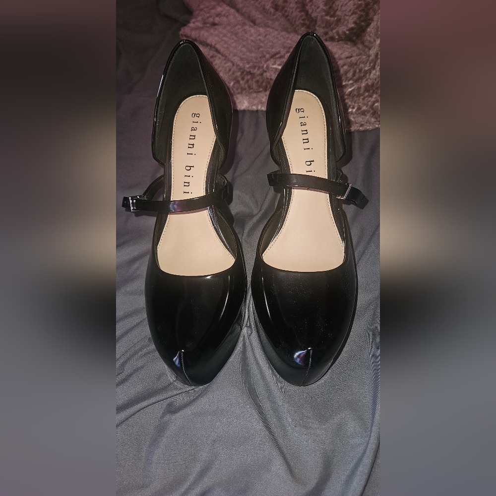 Platform heels - Picture 1 of 4